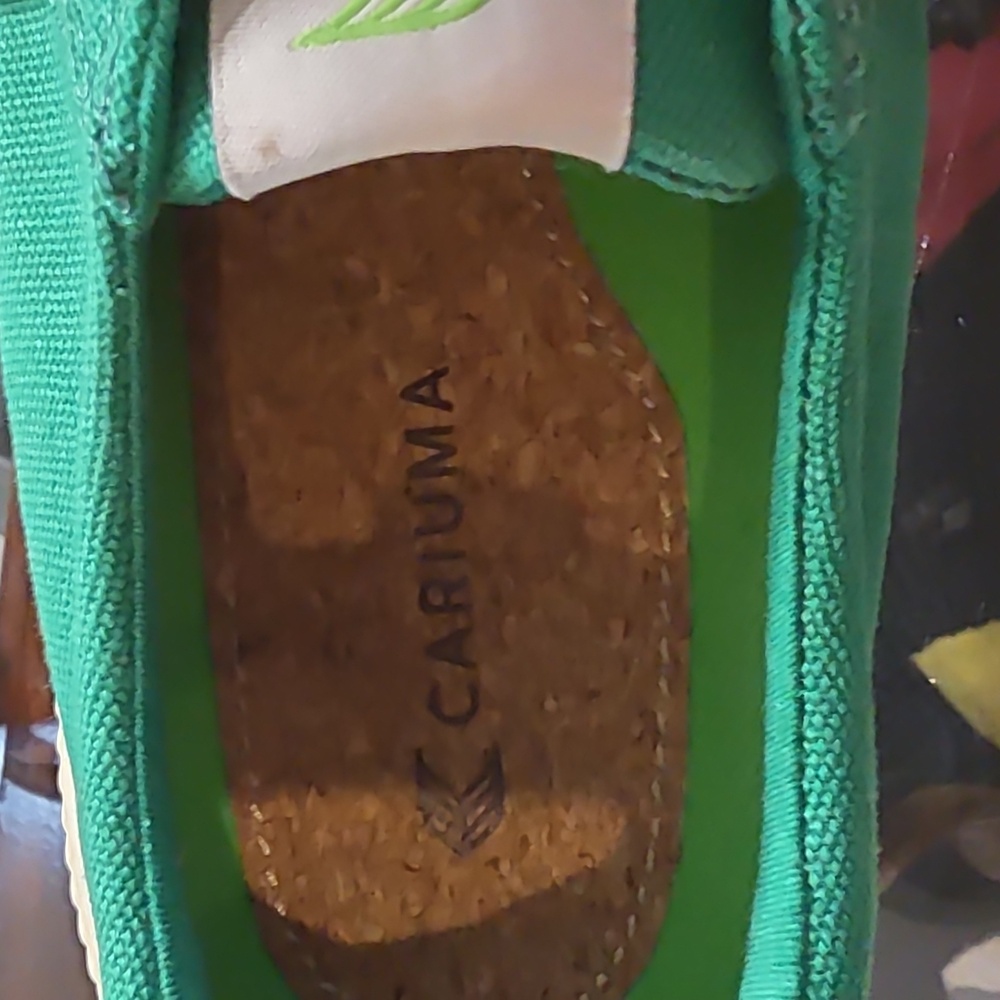 Cariuma Women's Green Canvas Sneakers with Cream Details, Size 8 - Picture 2 of 5
